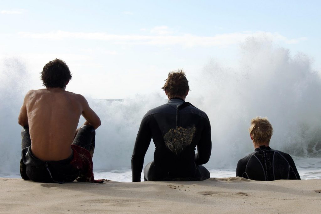 Surfers-who-talk-on-their-back