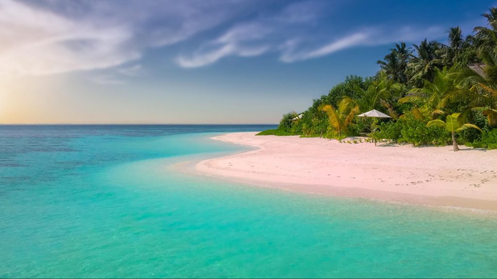 White-sandy-beach2